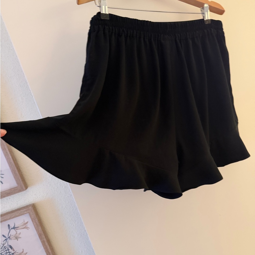 Black Ruffle Hem Shorts - Picture 3 of 5